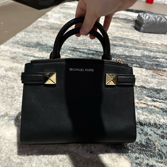 Micheal Kors purse - Picture 10 of 10